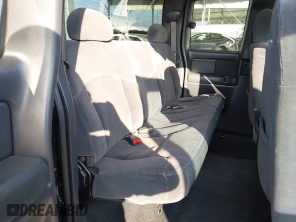 ✅ 2002 Chevrolet Silverado 1500 LS • VIN: 2GCEC19V721222110 • Лот: 43610414. Опубликован ранее на IAAI с пробегом 182 375 миль. Бесплатный доступ к архиву аукционных продаж из США и подробный отчёт об истории автомобиля на DreamBid. Изображение 8.