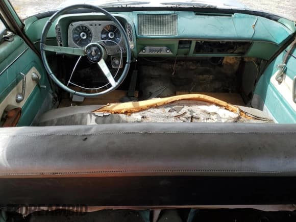 ✅ 1960 Plymouth Valiant • VIN: 1307117456 • Lot: 48976045. Wystawiony na Copart z przebiegiem 20 241 mil. Bezpłatny archiwum sprzedaży aukcyjnych z USA i szczegółowy raport historii pojazdu na DreamBid. Zdjęcie 8.