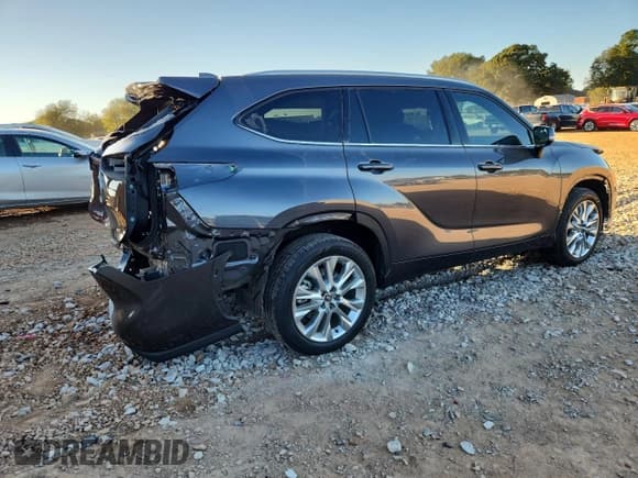 ✅ 2022 Toyota Highlander Limited • VIN: 5TDYZRAH3NS541758 • Лот: 82536175. Опубликован ранее на Copart с пробегом 39 932 миль. Бесплатный доступ к архиву аукционных продаж из США и подробный отчёт об истории автомобиля на DreamBid. Изображение 3.