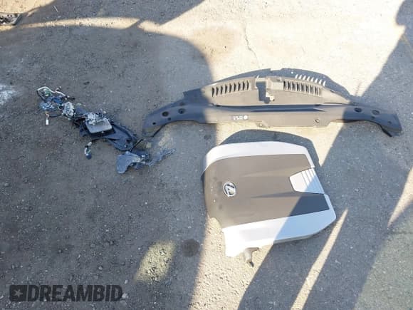 ✅ 2023 Lexus IS 350 F Sport • VIN: JTHGZ1B20P5070537 • Lot: 43593396. Wystawiony na IAAI z przebiegiem 18 190 mil. Bezpłatny archiwum sprzedaży aukcyjnych z USA i szczegółowy raport historii pojazdu na DreamBid. Zdjęcie 12.