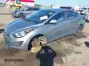 2016 Hyundai Elantra SE z VIN 5NPDH4AE9GH678092, wystawiony jako IAAI lot #43339316 z przebiegiem Nie podano mil oraz . Historia ofert i sprzedaży dostępna na DreamBid. Obrazek 2.