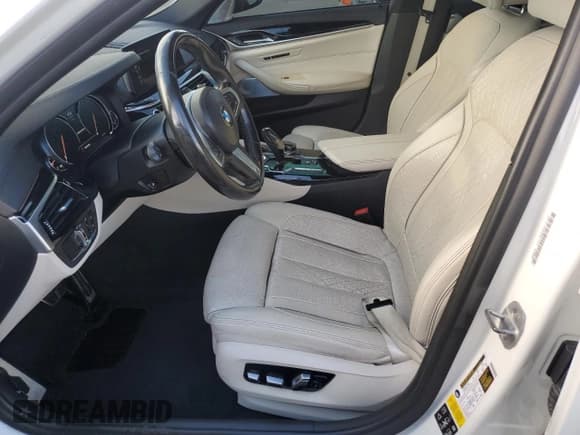 ✅ 2018 BMW 5 Series M550i xDrive • VIN: WBAJB9C52JB285992 • Лот: 81937825. Опубликован ранее на Copart с пробегом Не указан. Бесплатный доступ к архиву аукционных продаж из США и подробный отчёт об истории автомобиля на DreamBid. Изображение 7.