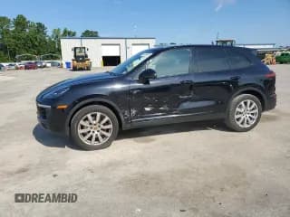 ✅ 2017 Porsche Cayenne S • VIN: WP1AB2A21HLA52272 • Lot: 66196495. Wystawiony na Copart z przebiegiem 33 269 mil. Bezpłatny archiwum sprzedaży aukcyjnych z USA i szczegółowy raport historii pojazdu na DreamBid. Zdjęcie 1.