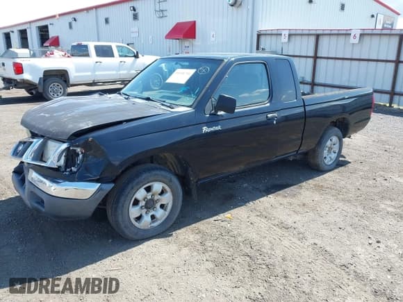 ✅ 2000 Nissan Frontier XE • VIN: 1N6DD26S8YC390900 • Lot: 39158710. Listed on IAAI with 235,840 mi. Free auction sales archive from the USA and detailed vehicle history report at DreamBid. Image 2.