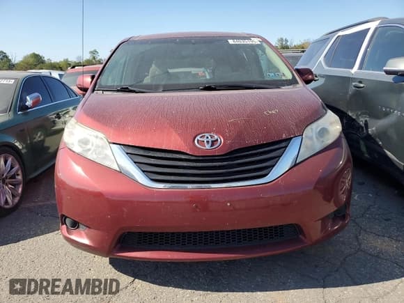 ✅ 2012 Toyota Sienna LE AAS • VIN: 5TDKK3DCXCS217873 • Lot: 84035195. Listed on Copart with 147,923 mi. Free auction sales archive from the USA and detailed vehicle history report at DreamBid. Image 5.