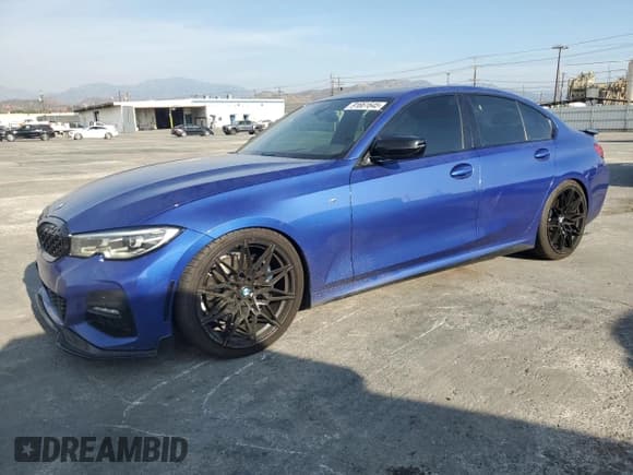 ✅ 2019 BMW 3 Series 330i • VIN: WBA5R1C5XKAK10365 • Lot: 91661645. Listed on Copart with 100,202 mi. Free auction sales archive from the USA and detailed vehicle history report at DreamBid. Image 1.