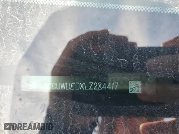 ✅ 2020 Chevrolet Silverado 1500 RST • VIN: 1GCUWDEDXLZ284417 • Lot: 72593024. Wystawiony na Copart z przebiegiem 106 945 mil. Bezpłatny archiwum sprzedaży aukcyjnych z USA i szczegółowy raport historii pojazdu na DreamBid. Zdjęcie 12.