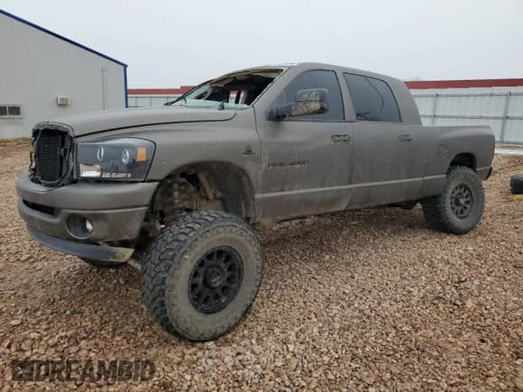 2006 Dodge 3500 SLT z VIN 3D7LX39C16G158087, wystawiony jako Copart lot #53310925 z przebiegiem 172 504 mil mil oraz Czysty tytuł • Clean title. Historia ofert i sprzedaży dostępna na DreamBid. Obrazek 1.