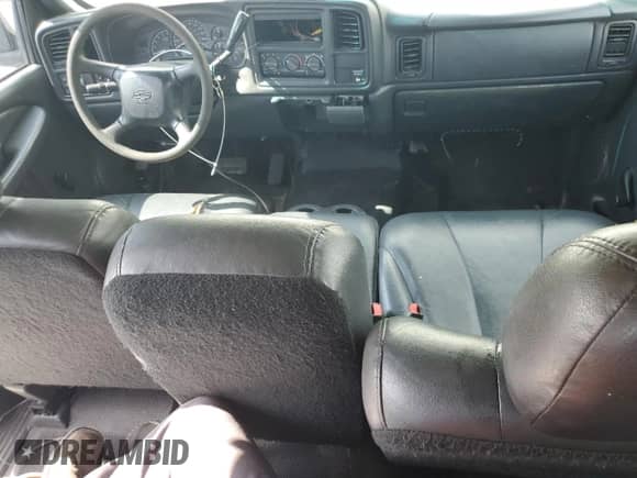 ✅ 2002 Chevrolet Silverado 1500 • VIN: 2GCEC19W521137601 • Lot: 73087944. Wystawiony na Copart z przebiegiem 182 363 mil mil. Skorzystaj z bezpłatnego archiwum sprzedaży aukcyjnych z USA i zobacz szczegółowy raport historii pojazdu na DreamBid. Zdjęcie 8.