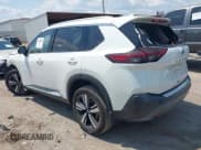 ✅ 2021 Nissan Rogue SL • VIN: 5N1AT3CA4MC821121 • Lot: 42956502. Wystawiony na IAAI z przebiegiem 29 601 mil. Bezpłatny archiwum sprzedaży aukcyjnych z USA i szczegółowy raport historii pojazdu na DreamBid. Zdjęcie 3.