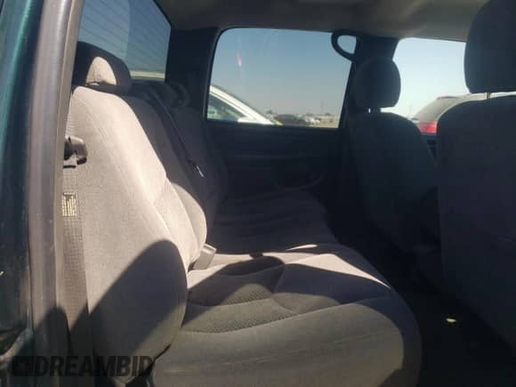 2005 Chevrolet Silverado 1500 LS z VIN 2GCEC13T151384441, wystawiony jako Copart lot #69667094 z przebiegiem 233 193 mil mil oraz Szkoda całkowita • Salvage title. Historia ofert i sprzedaży dostępna na DreamBid. Obrazek 10.