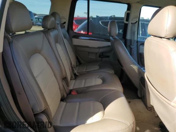 ✅ 2005 Ford Explorer Eddie Bauer • VIN: 1FMDU74W85UA06783 • Лот: 87324544. Опубликован ранее на Copart с пробегом 149 586 миль. Бесплатный доступ к архиву аукционных продаж из США и подробный отчёт об истории автомобиля на DreamBid. Изображение 11.