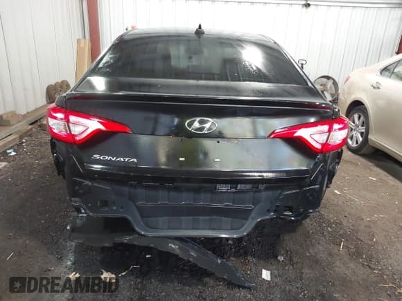 ✅ 2015 Hyundai Sonata SE • VIN: 5NPE24AF6FH017245 • Лот: 43510100. Опубликован ранее на IAAI с пробегом 144 234 миль. Бесплатный доступ к архиву аукционных продаж из США и подробный отчёт об истории автомобиля на DreamBid. Изображение 17.