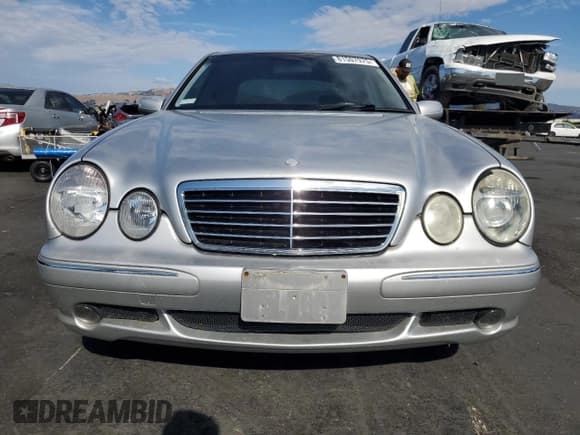 ✅ 2001 Mercedes-Benz E 320 • VIN: WDBJF70J21B244077 • Лот: 81507975. Опубликован ранее на Copart с пробегом 153 632 миль. Бесплатный доступ к архиву аукционных продаж из США и подробный отчёт об истории автомобиля на DreamBid. Изображение 5.