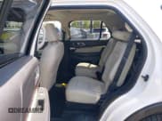 ✅ 2018 Ford Explorer Platinum • VIN: 1FM5K8HT9JGA45424 • Lot: 42085412. Wystawiony na IAAI z przebiegiem 61 407 mil. Bezpłatny archiwum sprzedaży aukcyjnych z USA i szczegółowy raport historii pojazdu na DreamBid. Zdjęcie 8.