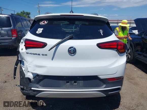 ✅ 2022 Buick Encore GX Select • VIN: KL4MMDS22NB110209 • Lot: 42572913. Wystawiony na IAAI z przebiegiem 34 527 mil. Bezpłatny archiwum sprzedaży aukcyjnych z USA i szczegółowy raport historii pojazdu na DreamBid. Zdjęcie 17.