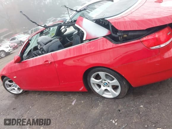 ✅ 2007 BMW 3 Series 328i • VIN: WBAWL13547PX15747 • Лот: 40811795. Опубликован ранее на IAAI с пробегом 99 272 миль. Бесплатный доступ к архиву аукционных продаж из США и подробный отчёт об истории автомобиля на DreamBid. Изображение 15.