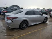 ✅ 2022 Toyota Camry SE • VIN: 4T1G11AK8NU665614 • Lot: 66191575. Wystawiony na Copart z przebiegiem 166 519 mil. Bezpłatny archiwum sprzedaży aukcyjnych z USA i szczegółowy raport historii pojazdu na DreamBid. Zdjęcie 3.