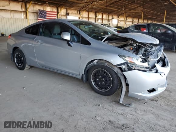 ✅ 2013 Honda Civic LX • VIN: 2HGFG3B5XDH530821 • Лот: 85409105. Опубликован ранее на Copart с пробегом 122 020 миль. Бесплатный доступ к архиву аукционных продаж из США и подробный отчёт об истории автомобиля на DreamBid. Изображение 4.