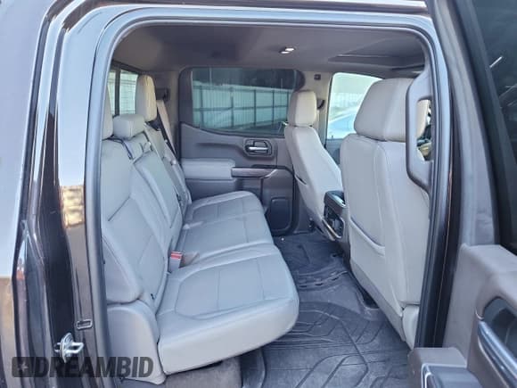 ✅ 2019 Chevrolet Silverado 1500 LTZ • VIN: 3GCUYGED4KG105573 • Lot: 89735075. Wystawiony na Copart z przebiegiem 168 318 mil. Bezpłatny archiwum sprzedaży aukcyjnych z USA i szczegółowy raport historii pojazdu na DreamBid. Zdjęcie 10.