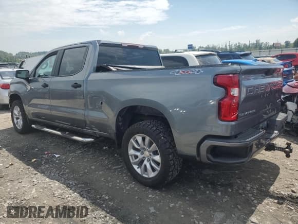 ✅ 2020 Chevrolet Silverado 1500 Custom • VIN: 3GCPYBEH1LG126160 • Lot: 67471794. Wystawiony na Copart z przebiegiem 131 509 mil. Bezpłatny archiwum sprzedaży aukcyjnych z USA i szczegółowy raport historii pojazdu na DreamBid. Zdjęcie 2.