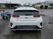 ✅ 2019 Hyundai Veloster Turbo • VIN: KMHTH6AB9KU007500 • Lot: 50174035. Wystawiony na Copart z przebiegiem 75 346 mil mil. Skorzystaj z bezpłatnego archiwum sprzedaży aukcyjnych z USA i zobacz szczegółowy raport historii pojazdu na DreamBid. Zdjęcie 6.
