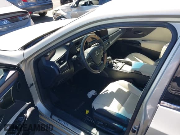 ✅ 2024 Lexus ES 300h Luxury • VIN: 58AEA1C17RU049851 • Lot: 43159025. Listed on IAAI with 3,473 mi. Free auction sales archive from the USA and detailed vehicle history report at DreamBid. Image 18.