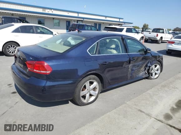 ✅ 2014 Volkswagen Passat SE • VIN: 1VWBT7A37EC061866 • Lot: 66386375. Wystawiony na Copart z przebiegiem 163 210 mil. Bezpłatny archiwum sprzedaży aukcyjnych z USA i szczegółowy raport historii pojazdu na DreamBid. Zdjęcie 3.