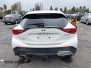 ✅ 2018 Infiniti QX30 Premium • VIN: SJKCH5CR8JA048030 • Lot: 41097383. Wystawiony na IAAI z przebiegiem 131 820 mil. Bezpłatny archiwum sprzedaży aukcyjnych z USA i szczegółowy raport historii pojazdu na DreamBid. Zdjęcie 16.