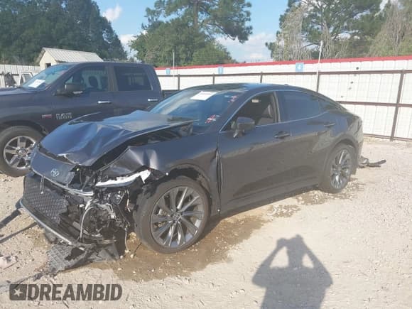 ✅ 2024 Toyota Crown Limited • VIN: JTDAAAAF3R3027148 • Lot: 43444991. Wystawiony na IAAI z przebiegiem 10 438 mil. Bezpłatny archiwum sprzedaży aukcyjnych z USA i szczegółowy raport historii pojazdu na DreamBid. Zdjęcie 2.