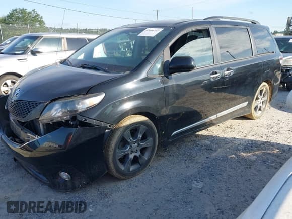 ✅ 2014 Toyota Sienna SE • VIN: 5TDXK3DC3ES494700 • Lot: 42406747. Listed on IAAI with 73,410 mi. Free auction sales archive from the USA and detailed vehicle history report at DreamBid. Image 2.