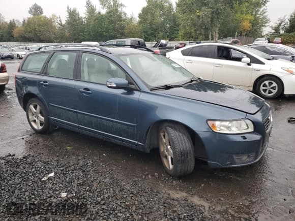 ✅ 2008 Volvo V50 2.4L • VIN: YV1MW382X82382152 • Лот: 74745624. Опубликован ранее на Copart с пробегом 228 565 миль. Бесплатный доступ к архиву аукционных продаж из США и подробный отчёт об истории автомобиля на DreamBid. Изображение 4.