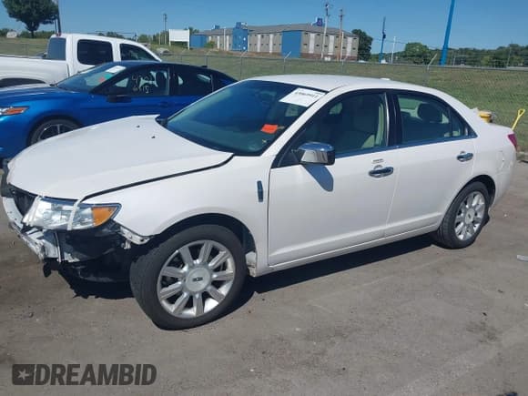 ✅ 2011 Lincoln MKZ • VIN: 3LNHL2GC9BR770542 • Lot: 43069911. Wystawiony na IAAI z przebiegiem 226 856 mil. Bezpłatny archiwum sprzedaży aukcyjnych z USA i szczegółowy raport historii pojazdu na DreamBid. Zdjęcie 2.
