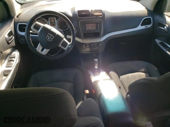 ✅ 2017 Dodge Journey SXT • VIN: 3C4PDCBG0HT554779 • Лот: 86141565. Опубликован ранее на Copart с пробегом 90 423 миль. Бесплатный доступ к архиву аукционных продаж из США и подробный отчёт об истории автомобиля на DreamBid. Изображение 8.