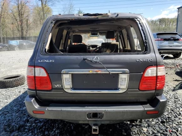 ✅ 2003 Lexus LX 470 • VIN: JTJHT00W133533666 • Lot: 52546895. Wystawiony na Copart z przebiegiem Nie podano. Bezpłatny archiwum sprzedaży aukcyjnych z USA i szczegółowy raport historii pojazdu na DreamBid. Zdjęcie 6.