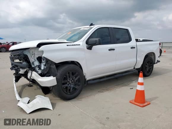 2024 Chevrolet Silverado 1500 Custom z VIN 3GCPABEK0RG425003, wystawiony jako Copart lot #71031785 z przebiegiem 19 720 mil mil oraz Szkoda całkowita • Salvage title. Historia ofert i sprzedaży dostępna na DreamBid. Obrazek 1.