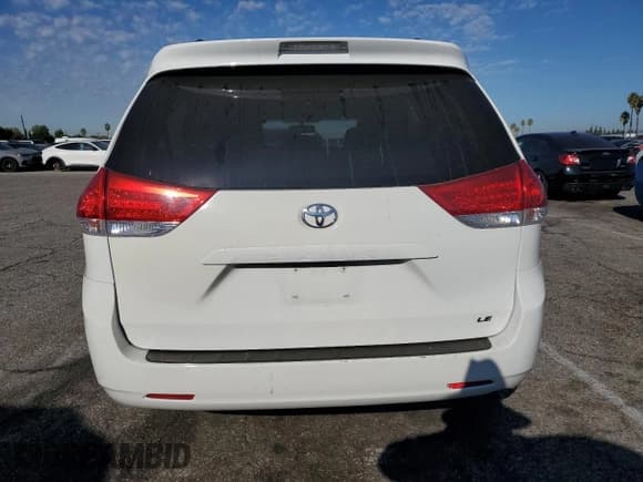 ✅ 2014 Toyota Sienna LE AAS • VIN: 5TDKK3DC7ES482933 • Lot: 80748725. Listed on Copart with 140,049 mi. Free auction sales archive from the USA and detailed vehicle history report at DreamBid. Image 6.