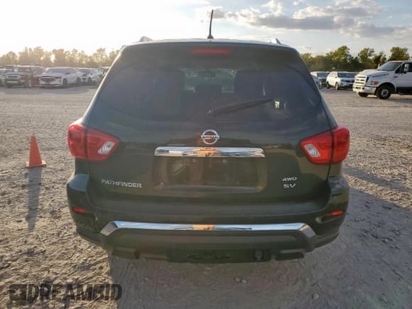 ✅ 2018 Nissan Pathfinder S • VIN: 5N1DR2MM5JC655699 • Lot: 92647835. Wystawiony na Copart z przebiegiem 182 576 mil. Bezpłatny archiwum sprzedaży aukcyjnych z USA i szczegółowy raport historii pojazdu na DreamBid. Zdjęcie 6.