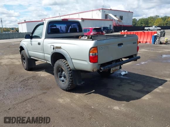 ✅ 2001 Toyota Tacoma PreRunner • VIN: 5TENM92N61Z771779 • Lot: 43206571. Wystawiony na IAAI z przebiegiem 211 362 mil. Bezpłatny archiwum sprzedaży aukcyjnych z USA i szczegółowy raport historii pojazdu na DreamBid. Zdjęcie 3.