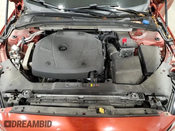 ✅ 2020 Volvo V60 • VIN: YV4102WK3L1034714 • Лот: 86529925. Опубликован ранее на Copart с пробегом 70 712 миль. Бесплатный доступ к архиву аукционных продаж из США и подробный отчёт об истории автомобиля на DreamBid. Изображение 11.