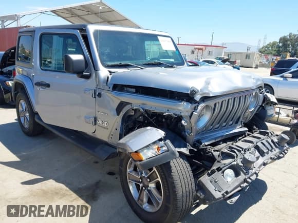 ✅ 2020 Jeep Wrangler Unlimited Sahara • VIN: 1C4HJXEN8LW127786 • Лот: 42697409. Опубликован ранее на IAAI с пробегом 86 444 миль. Бесплатный доступ к архиву аукционных продаж из США и подробный отчёт об истории автомобиля на DreamBid. Изображение 1.