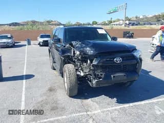 ✅ 2018 Toyota 4Runner SR5 • VIN: JTEBU5JR7J5556636 • Lot: 42640643. Wystawiony na IAAI z przebiegiem 76 638 mil. Bezpłatny archiwum sprzedaży aukcyjnych z USA i szczegółowy raport historii pojazdu na DreamBid. Zdjęcie 1.