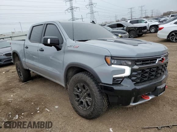 ✅ 2025 Chevrolet Silverado 1500 • VIN: 3GCUKHE81SG131512 • Лот: 53326985. Опубликован ранее на Copart с пробегом 2 852 миль. Бесплатный доступ к архиву аукционных продаж из США и подробный отчёт об истории автомобиля на DreamBid. Изображение 4.