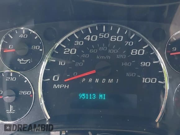 ✅ 2013 Chevrolet Express Cargo • VIN: 1GCWGFCB8D1902532 • Lot: 42452764. Wystawiony na IAAI z przebiegiem 95 113 mil. Bezpłatny archiwum sprzedaży aukcyjnych z USA i szczegółowy raport historii pojazdu na DreamBid. Zdjęcie 15.