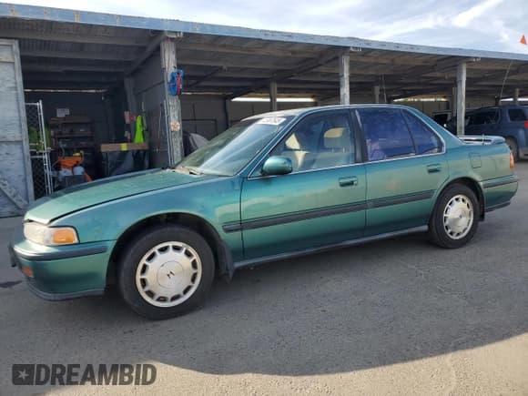 ✅ 1992 Honda Accord • VIN: 1HGCB7573NA197464 • Лот: 45957645. Опубликован ранее на Copart с пробегом 376 657 миль. Бесплатный доступ к архиву аукционных продаж из США и подробный отчёт об истории автомобиля на DreamBid. Изображение 1.