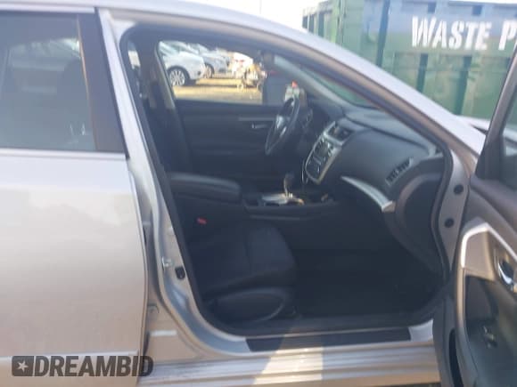 ✅ 2017 Nissan Altima SR • VIN: 1N4AL3AP5HC298568 • Lot: 43739495. Listed on IAAI with 129,065 mi. Free auction sales archive from the USA and detailed vehicle history report at DreamBid. Image 5.