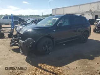✅ 2024 Volkswagen Tiguan SE R-Line Black • VIN: 3VV8B7AX3RM211299 • Lot: 61291385. Wystawiony na Copart z przebiegiem 1 614 mil. Bezpłatny archiwum sprzedaży aukcyjnych z USA i szczegółowy raport historii pojazdu na DreamBid. Zdjęcie 1.