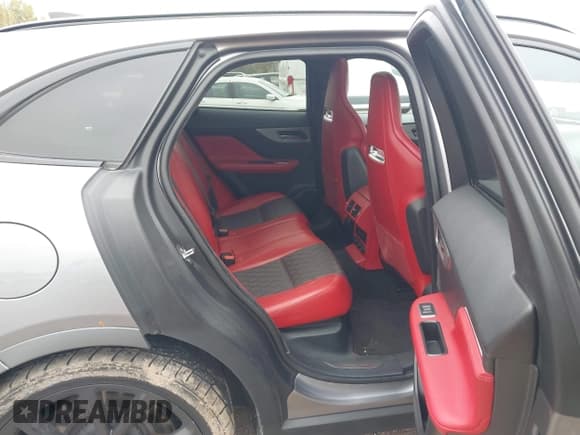 ✅ 2020 Jaguar F-Pace SVR • VIN: SADCZ2EE7LA629941 • Lot: 43449774. Wystawiony na IAAI z przebiegiem 47 488 mil. Bezpłatny archiwum sprzedaży aukcyjnych z USA i szczegółowy raport historii pojazdu na DreamBid. Zdjęcie 8.