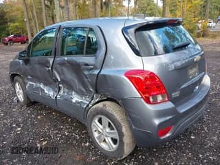 ✅ 2020 Chevrolet Trax LS • VIN: 3GNCJKSBXLL203366 • Лот: 43584734. Опубликован ранее на IAAI с пробегом 116 779 миль. Бесплатный доступ к архиву аукционных продаж из США и подробный отчёт об истории автомобиля на DreamBid. Изображение 3.