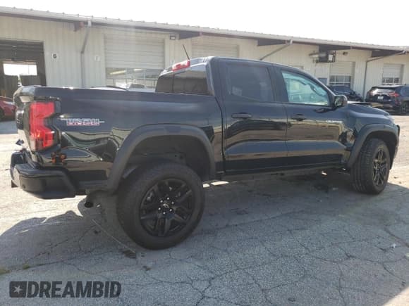 ✅ 2023 Chevrolet Colorado 4WD Trail Boss • VIN: 1GCPTEEK6P1216050 • Лот: 65768384. Опубликован ранее на Copart с пробегом 11 070 миль. Бесплатный доступ к архиву аукционных продаж из США и подробный отчёт об истории автомобиля на DreamBid. Изображение 3.